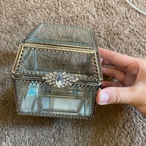 clear jewelery box
